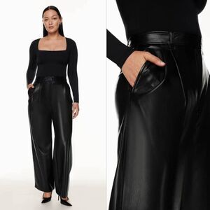 Aritzia Babaton Pants Women's 8 Black Faux Leather Pleated Slash Pockets Chic Pr